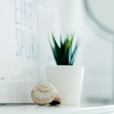 Helle Mit Balkon Zum Gruenen Innenhof - Wlan, 4 Schlafplaetze *