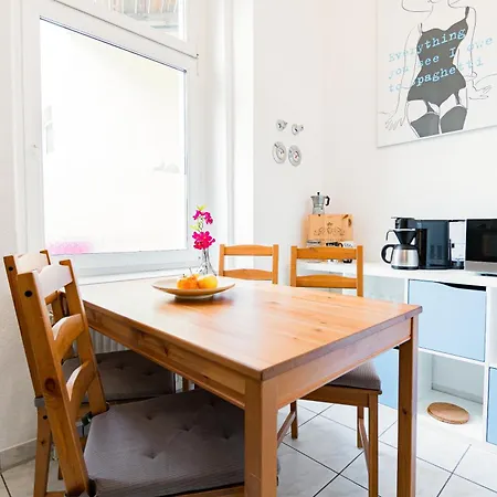 Appartement Helle Mit Balkon Zum Gruenen Innenhof - Wlan, 4 Schlafplaetze