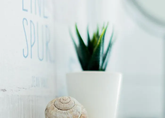 Helle Mit Balkon Zum Gruenen Innenhof - Wlan, 4 Schlafplaetze *