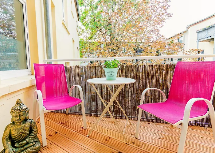 Apartment Helle Mit Balkon Zum Gruenen Innenhof - Wlan, 4 Schlafplaetze Magdeburg